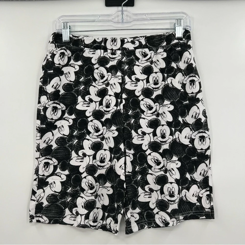 Large  Disney  Mickey Mouse Shorts   New - Picture 2 of 4